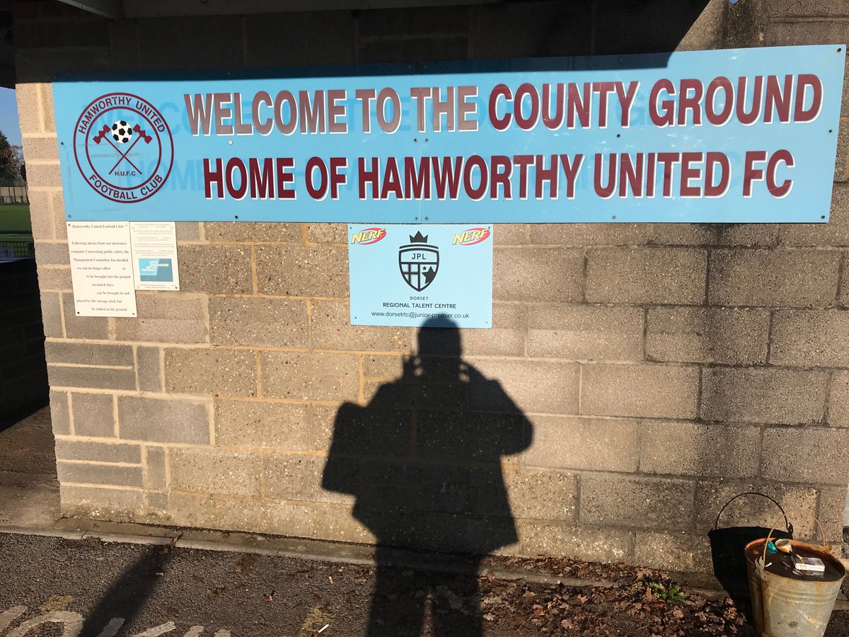 CliffPledge's tweet photo. Here’s a link to listen back to the second half of @HamworthyUtdFC v @sholingfc ⚽️⚽️
Thanks to @MitchenerSteve, @ScammellBruce &amp; @sholingfcsec for their help with the broadcast! 📻 
https://t.co/ugbhiA8rqN https://t.co/ki5hZRGTLX
