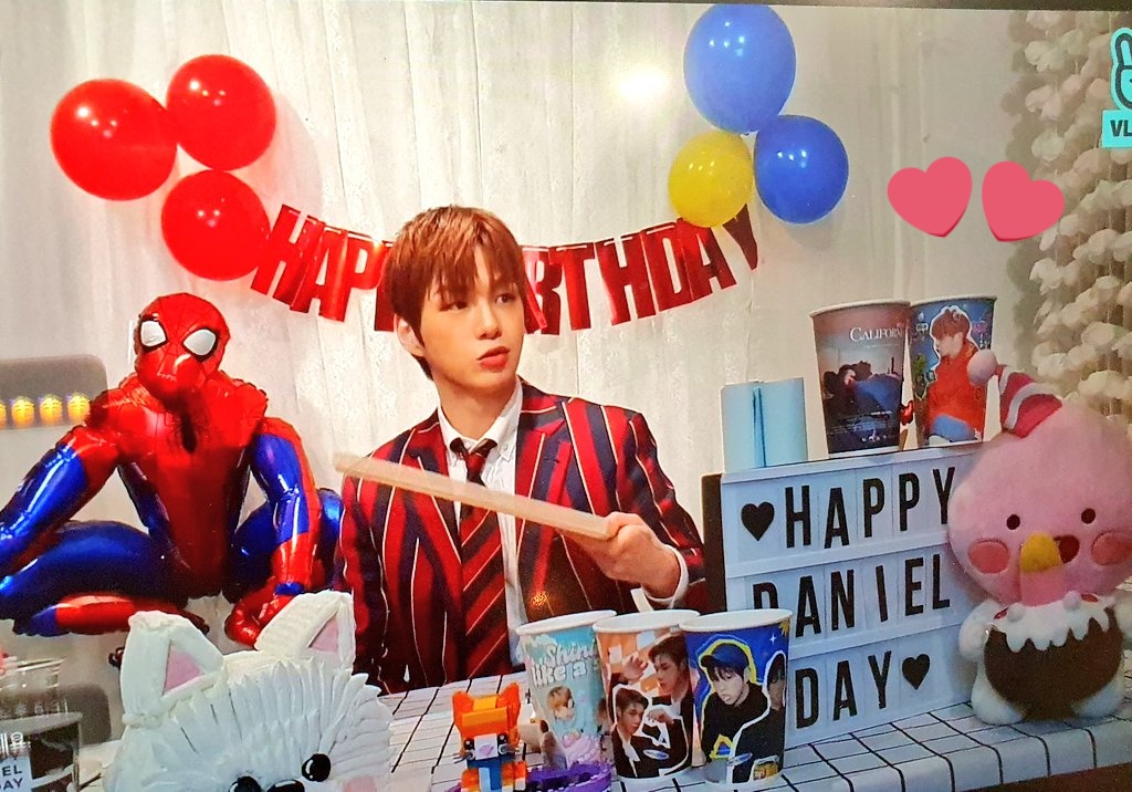 먼 곳에서 #녤토끼 보러 와주신 다니티 감사합니다 감사합니다🙇‍♀️ 바쁘게 다녀가신 커넥트엔터 수고하셨어요 귀여운 이벤트가 되었길 바랍니다🐰🎀👍 니엘 다시 생일 축하해요 👀💕