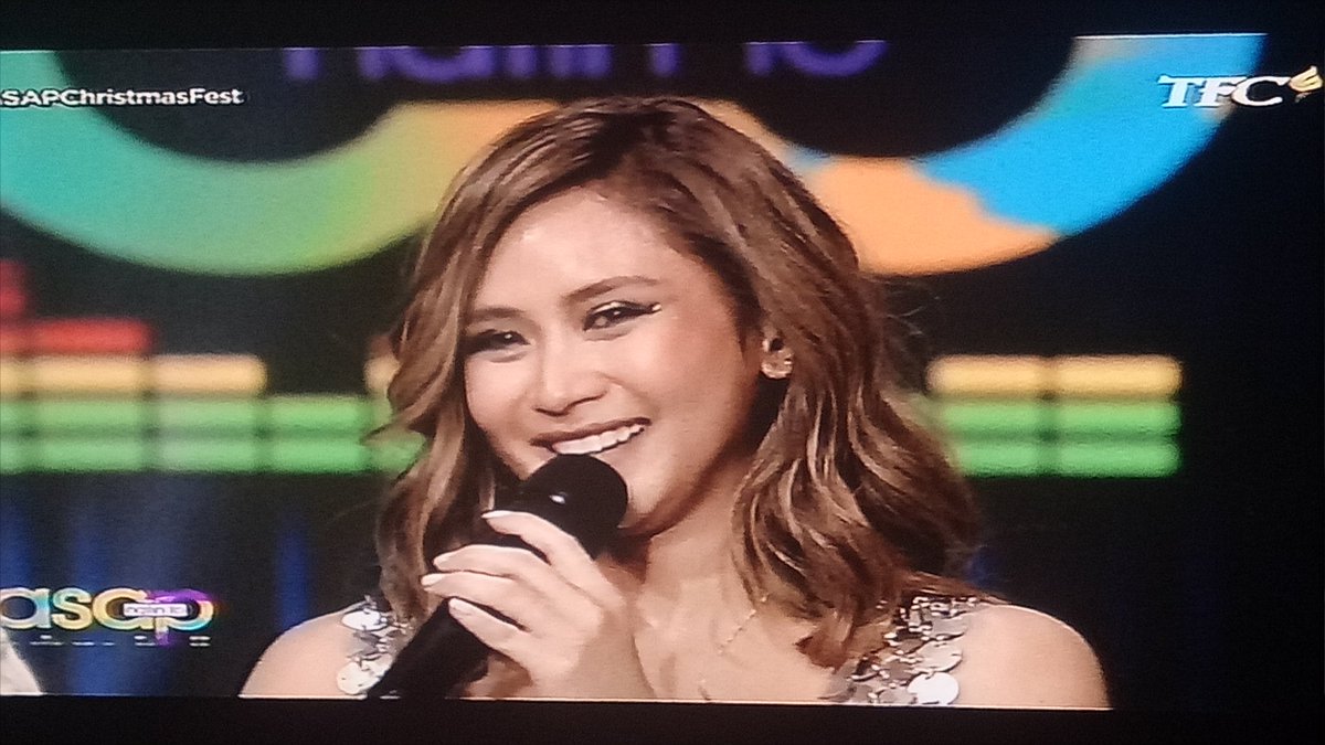 PopsterAshMatt8's tweet photo. Popstar Royalty Sarah G, Slay The Queen on ASAP Stage hits "Dati-dati".
#Popsters
#ASAPChristmasFest
SARAH G ON STAGE
POPSTAR ROYALTY IS BACK https://t.co/G2k148GXWn