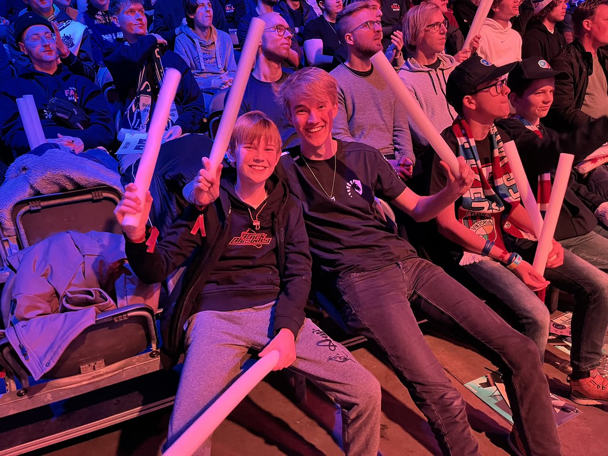 TeamLiquid's tweet photo. A huge thanks to all the fans who showed up and showed their support the best they could. We appreciate you!!! #FallMajor 💙 https://t.co/UIDdIEVxmJ