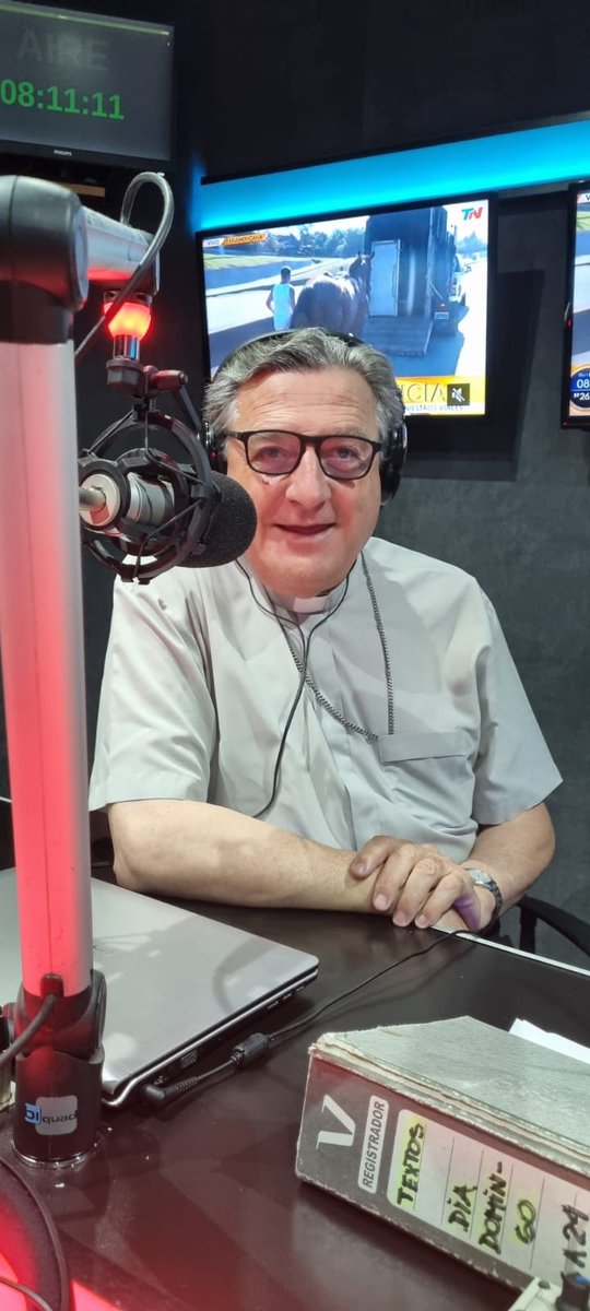 radio2rosario's tweet photo. #EntrevistaTNET en @TNETok - Hoy nos visita el Arzobispo de #Rosario, Monseñor @eduardoe_martin para dejarnos su mensaje de paz para finalizar el año y analizar cómo estpa la ciudad. https://t.co/AOU4dWUhaH