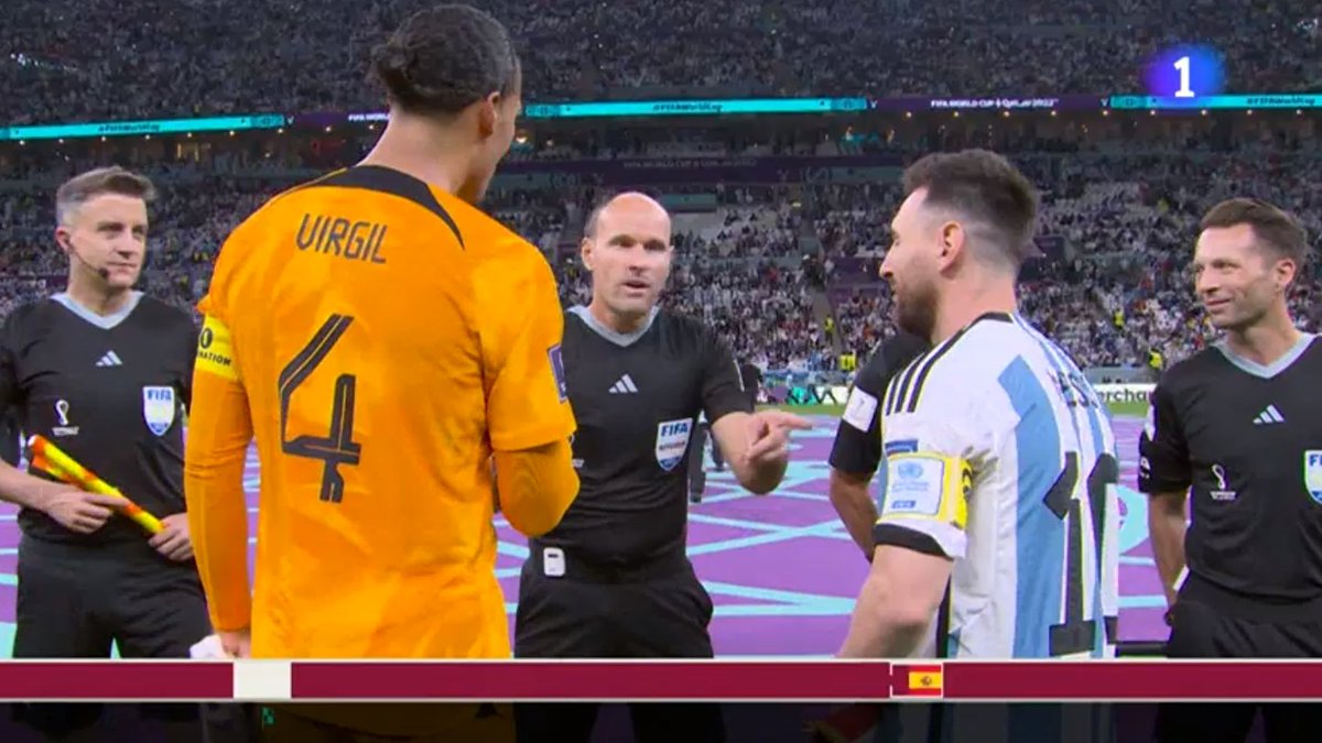 Así fue el arbitraje del español 🇪🇸 Antonio Miguel MATEU LAHOZ

🤔 ¿Pitó en contra de Argentina?, ¿los perjudicó?

#NED #ARG #WorldCup #Qatar2022

🧵 Dentro HILO 👇👇
(Aquí lo voy a ir publicando, poco a poco, acción por acción)