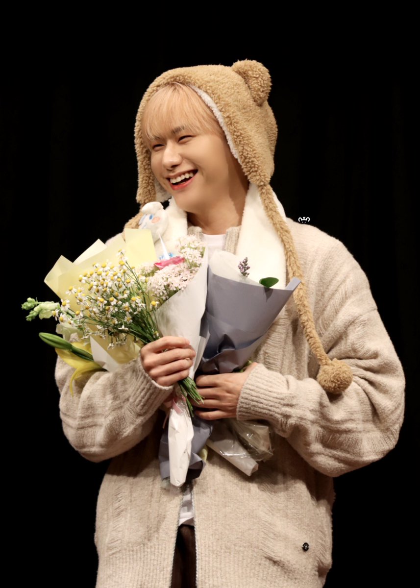 kangmalrang's tweet photo. 20221210 케타포 대면

꽃+강아지=최고❤️

#빅톤 #강승식 #승식 https://t.co/I6rhF59tCr