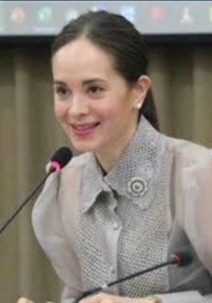 HAPPY BIRTHDAY LUCY TORRES-GOMEZ!
Legislator And Showbiz Personality

\"I don:t believe in making a man bantay.\" 