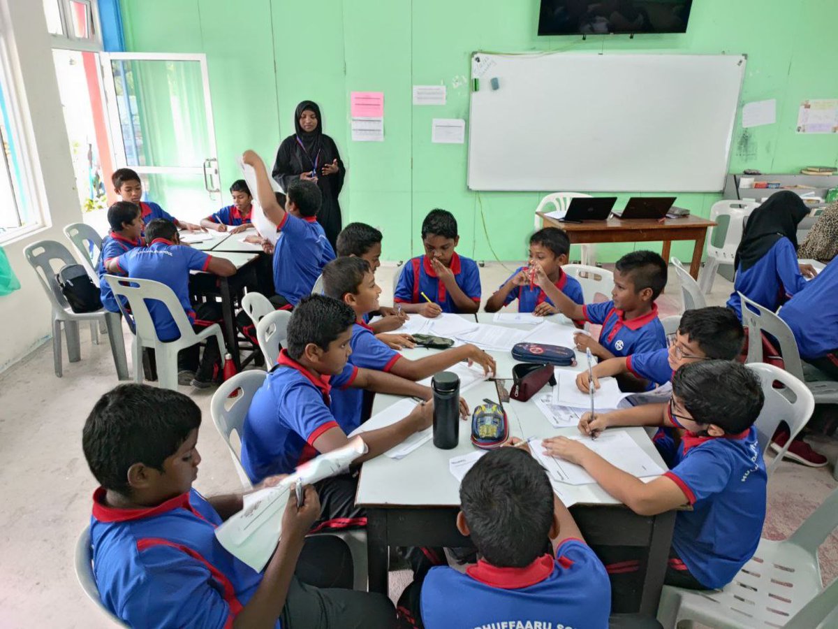 womenintechmv's tweet image. #HourOfCode can be completed, entirely offline; no device or internet is necessary. Such was the case for students from grade 4 and 5 of R. Hulhudhuffaaru School. They had lots of fun completing the &apos;Design a Robot&apos; activity

#HourOfCodeMV
@GS57HS @MoEdumv @Dhiraagu @codeorg
