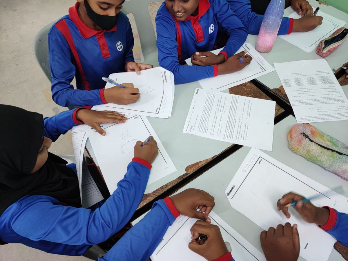 womenintechmv's tweet image. #HourOfCode can be completed, entirely offline; no device or internet is necessary. Such was the case for students from grade 4 and 5 of R. Hulhudhuffaaru School. They had lots of fun completing the &apos;Design a Robot&apos; activity

#HourOfCodeMV
@GS57HS @MoEdumv @Dhiraagu @codeorg