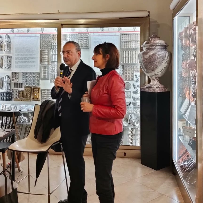 SamanthaLenarda's tweet photo. Finalmente Cucina di Charta ha visto la luce! Presentata il 9 dicembre a Roma al museo della cucina @garum_e comincia adesso la sua avventura. Il primo numero esce a marzo. Un trimestrale di 96 pagine dedicato alla storia della cucina. @AicDel #cucina #artusi #menu https://t.co/z36xppTY3q