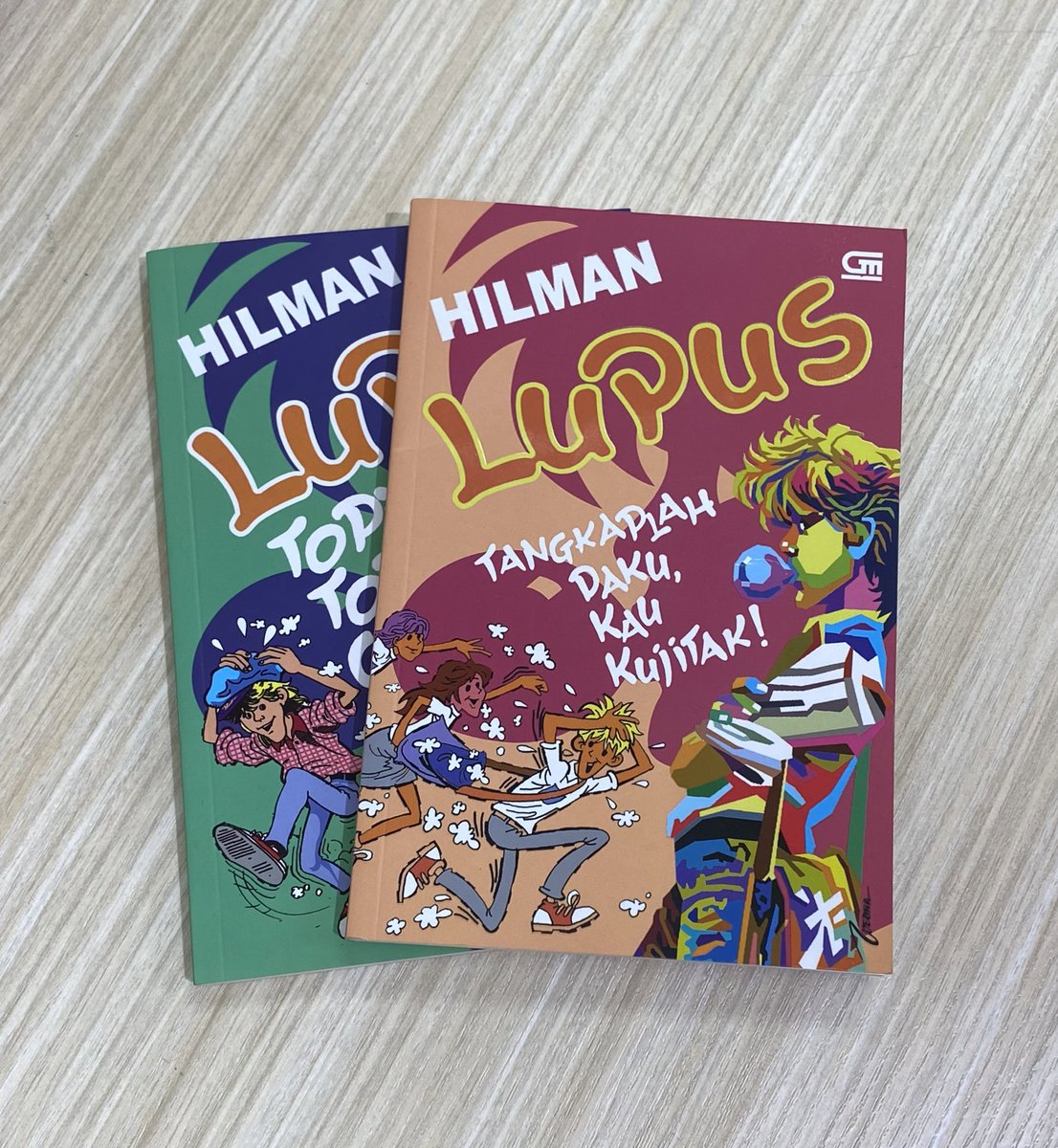 gramedia's tweet photo. “Bunga-bunga apa yang nyebelin?

Bunga ya darat!”

Ini adalah salah satu tebak-tebakan dari serial Lupus. Masih ingat kan sama buku yang sempat hits di tahun 80-an hingga 90-an ini?

Coba reply tweet ini dengan tebakan yang paling kalian ingat dari Lupus dan kawan-kawannya! 😁 https://t.co/XqA2JcDFSt