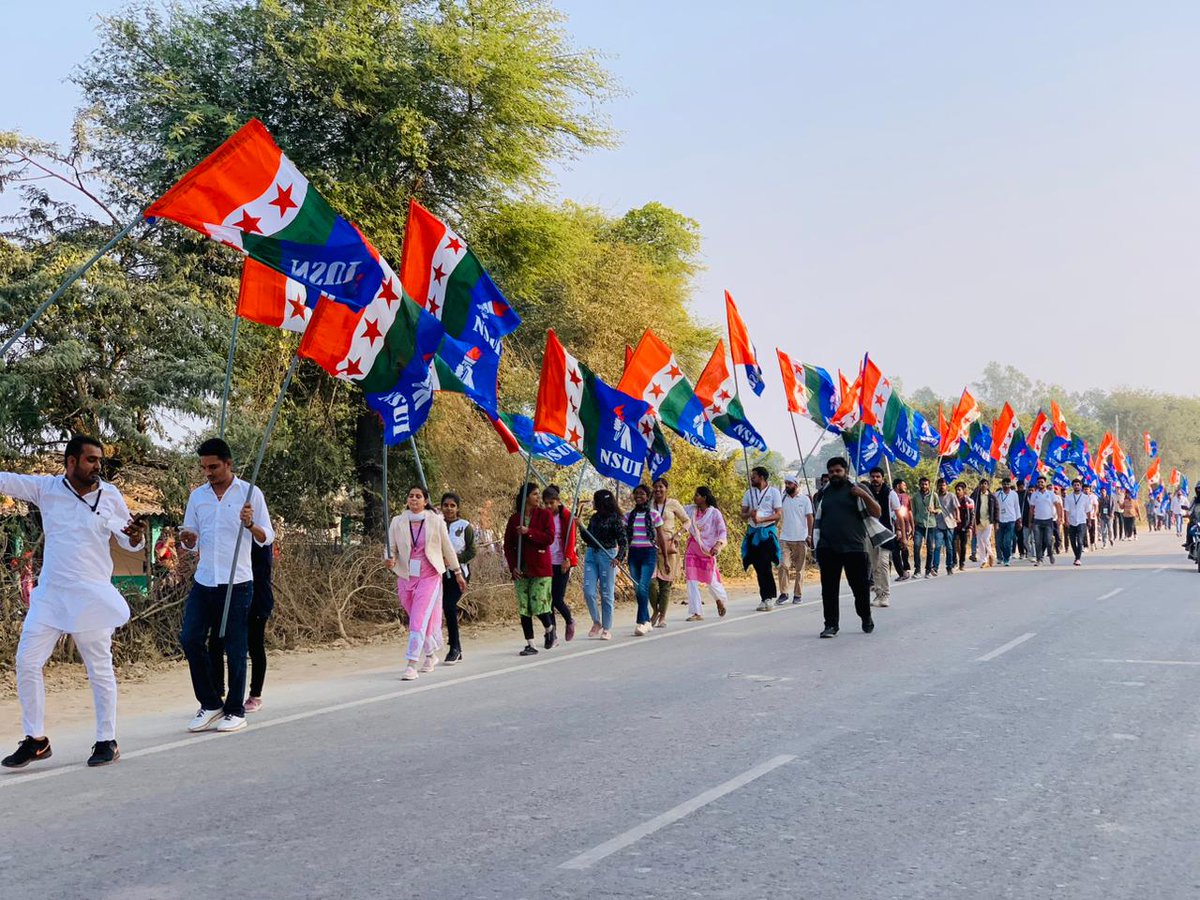 nsui's tweet photo. चलो हाथ बढ़ाएं, भारत को मजबूत बनाएं।
भयमुक्त हो हर देशवासी, हम एक देश बनाएं।

छात्र शक्ति #BharatJodoYatra में बड़े स्तर से जुड़ रही है। #JEE, #NEET, #JusticeForDefenceStudents, #INICET काउंसिलिंग जैसे मुद्दे छात्र भरपूर ताकत से उठा हैं। https://t.co/BYaqADaspA