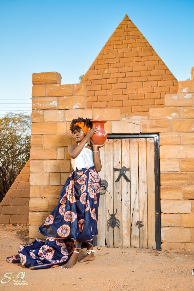 junubitravels's tweet photo. African Queen! In Khartoum, Sudan 
🇸🇩 #SSOT Did you know there are pyramids in Sudan? 
Photo by Visual Artist Savage 
https://t.co/XWb37B8Af9 https://t.co/DX7nvbTIqo