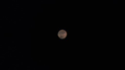 jamescryer's tweet photo. Mars, taken from the patio last night. https://t.co/awR5D3x2zi