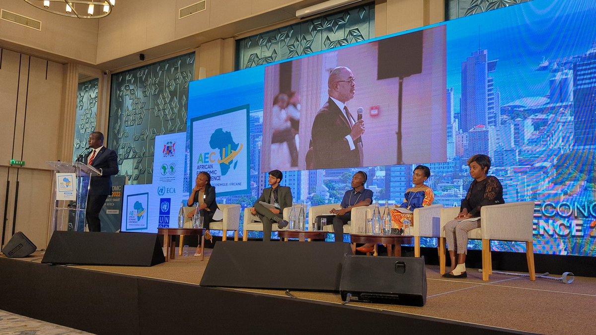 MrWaleBakare's tweet photo. Development funds go into building schools, hospitals and into Agriculture across Africa, one incidence of extreme flood or drought and all that is gone and we are looking for money to build again.
We need to end the cycle
#AEC2022
#ClimateSmartDevelopment
@CNBC
@AfDB_Group https://t.co/axq4cyj9tK