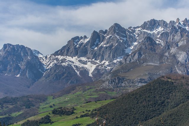 mmusac's tweet photo. Hoy se celebra el Día Internacional de las Montañas para llamar la atención sobre la importancia vital que tienen 
Nos protegen y nos permiten disfrutar de paisajes maravillosos, ¡cuidémoslas!
Muy buenos días.Feliz domingo https://t.co/4ZlEsd5iuc
