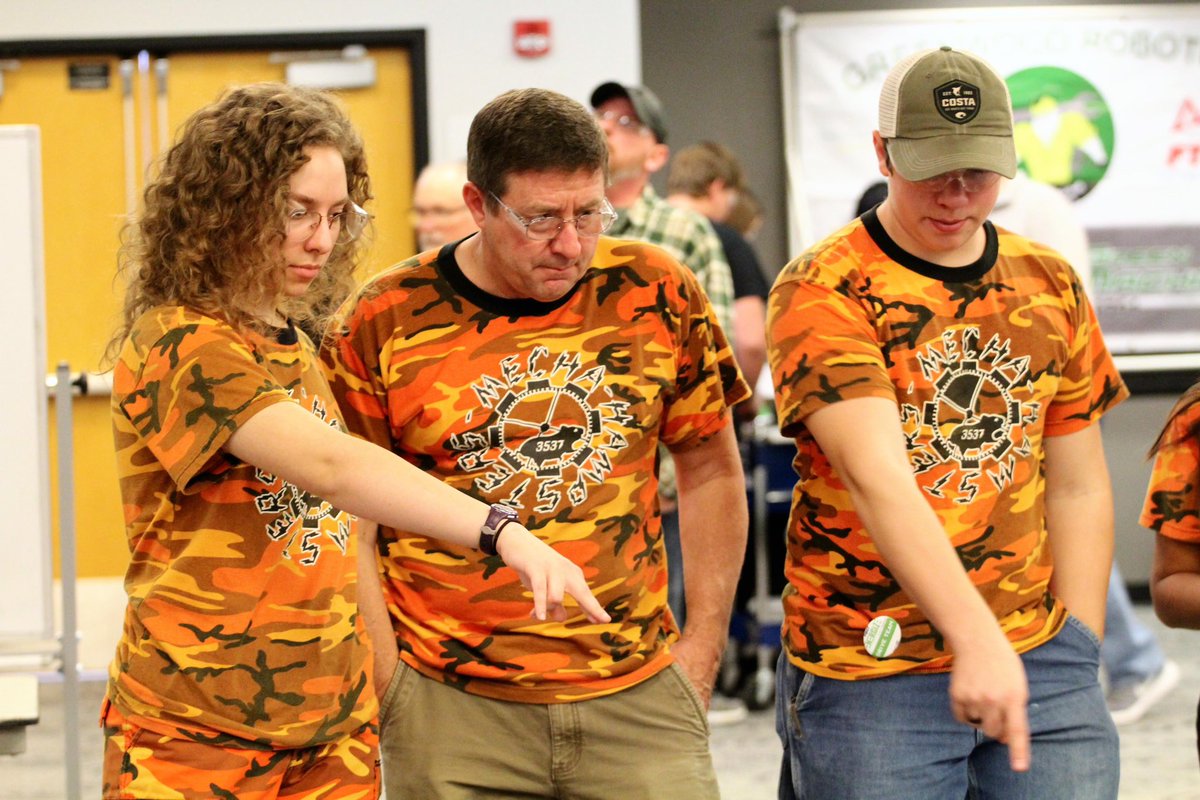 Second qualifier at University of Indianapolis-reached at season high of 153 &amp; got to hang out with Grady the Greyhound! Hamsters love dogs! #FINFAM #FTC @FIRSTINRobotics @FTC_Indiana <a href="/IndySouthFTC/">Indy South FTC</a> #FIRSTENERGIZE <a href="/uindy/">University of Indianapolis</a>
