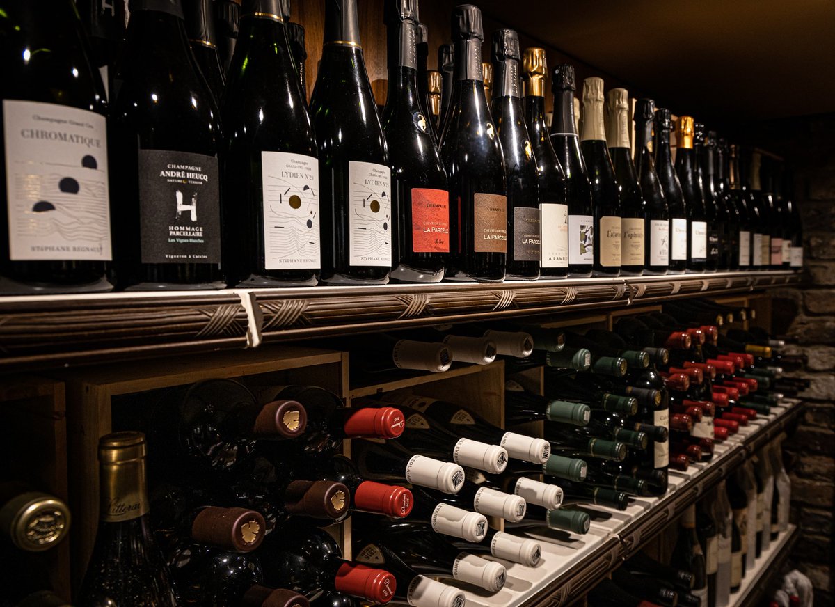 AnthonyRobineau's tweet image. We’re open for retail only from 12 to 6pm @64_Wine #64wine #glasthule 🍾🎁🎄