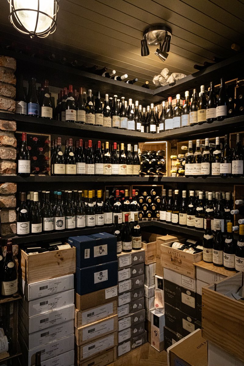 AnthonyRobineau's tweet image. We’re open for retail only from 12 to 6pm @64_Wine #64wine #glasthule 🍾🎁🎄