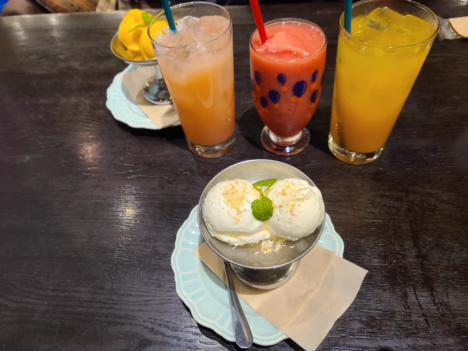 バルカンさんアオピコさんむさしさんとアフター前に仕事帰りに行ったシカゴピザ皆で食べに行きました 