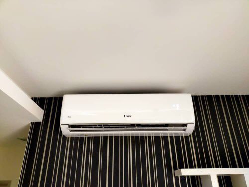 kakidekor's tweet photo. Jadi trend dah ramai pakai aircond ni, sbb jimat letrik!! Org ekon sendiri suggest weh

Puas hati sejuk mcm kat mall 😂 https://t.co/HrE35rMxsL