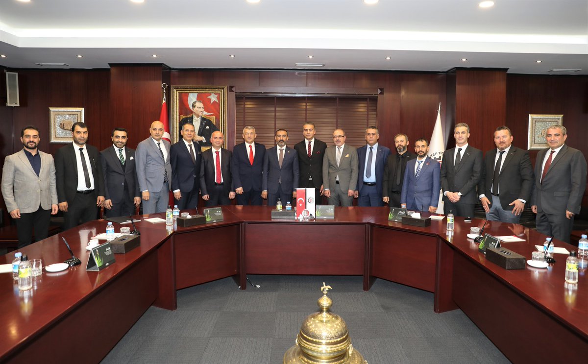 Mehmetffidann's tweet photo. 1⃣@kamiadtr ailesi olarak ilkini düzenlediğimiz "Kamiad Türkiye Buluşmaları"kapsamında  @ihalegovtr iş birliğiyle düzenlenen "Kamu İhaleleri ve E-İhale Bilgilendirme Toplantısı" #GaziantepTO ev sahipliğinde @KamuIhale1 Grup Başkanı Celal Şahbudak'ın katılımıyla gerçekleştirildi⤵️ https://t.co/p5nW0p8913