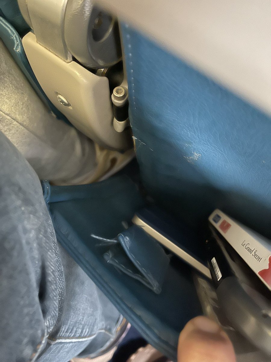 GtFloridian's tweet photo. @Condor you’re supposed to sell dreams and we’re living a nightmare #condorairlines #Airbus #A330 #fraport #nightmare #holidays #longhaul #flightreport https://t.co/ckyMjMvruw