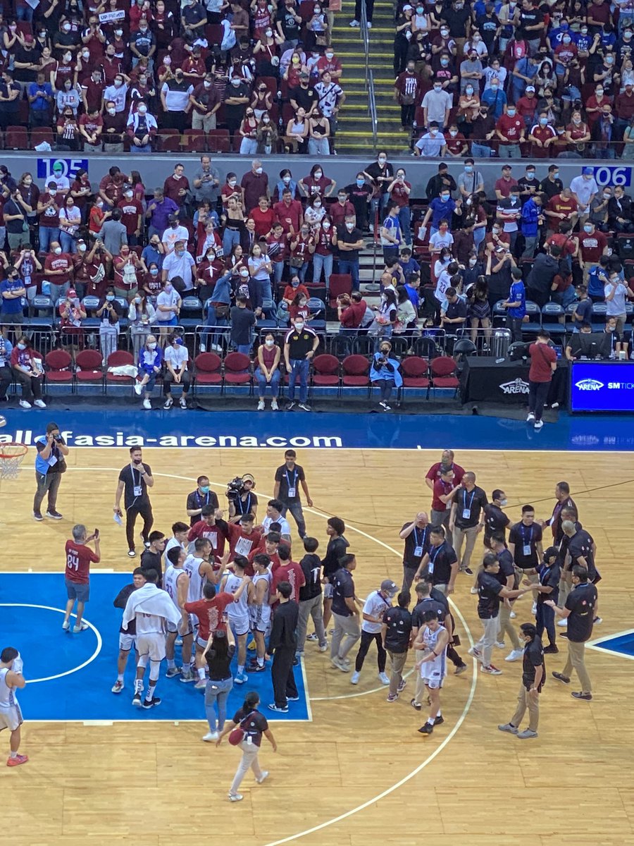 troobie_md's tweet image. Congratulations to our boys #UPFightingMaroons! Ang intense! Ang galing nyo sobra! Proud of what you are always bringing to the table! The #UPCommunity loves you to the moon and back! #UPFight 💚❤️