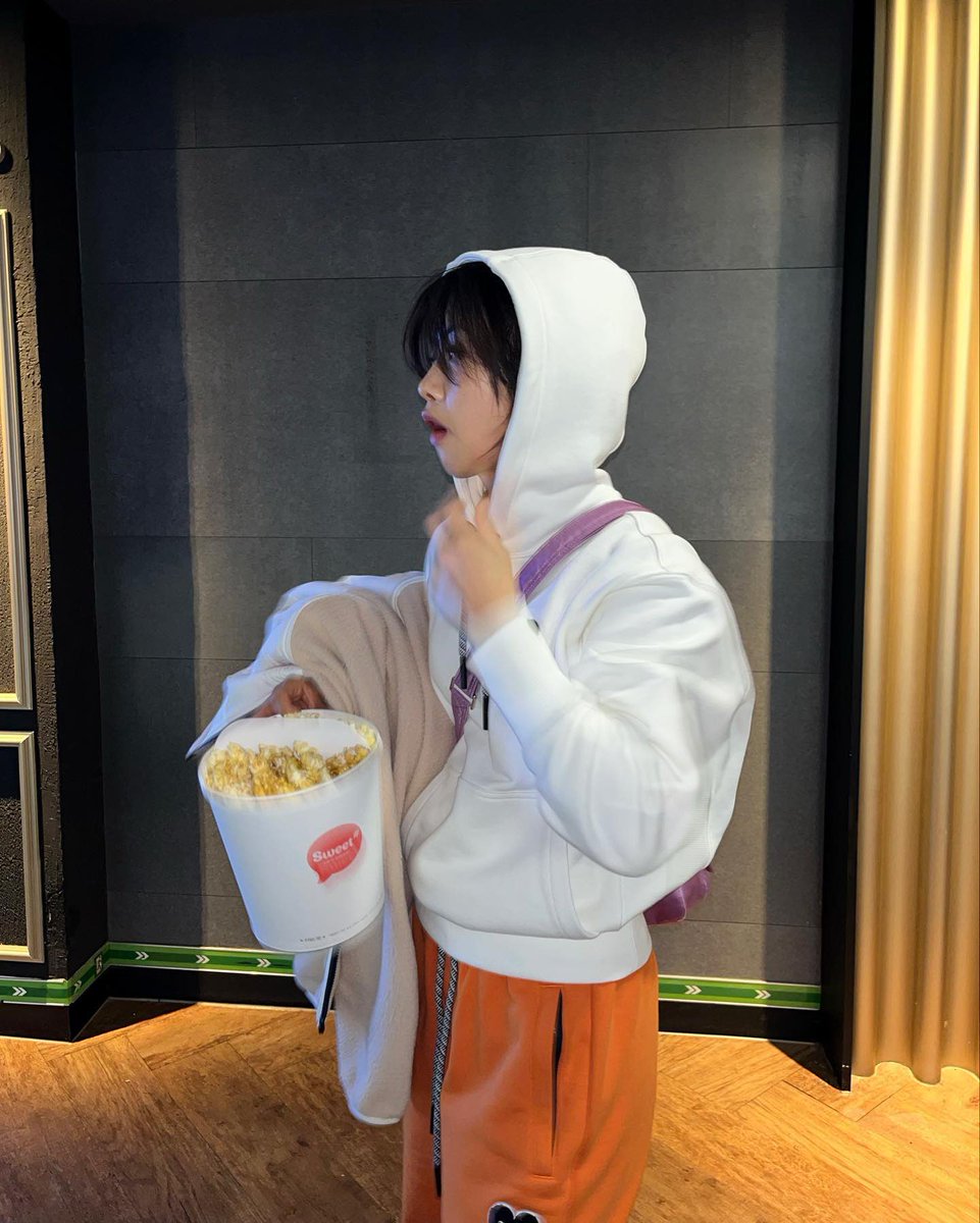 Likeitki's tweet photo. 강혜인....진짜너무좋타......... https://t.co/Kbxzf1XigC