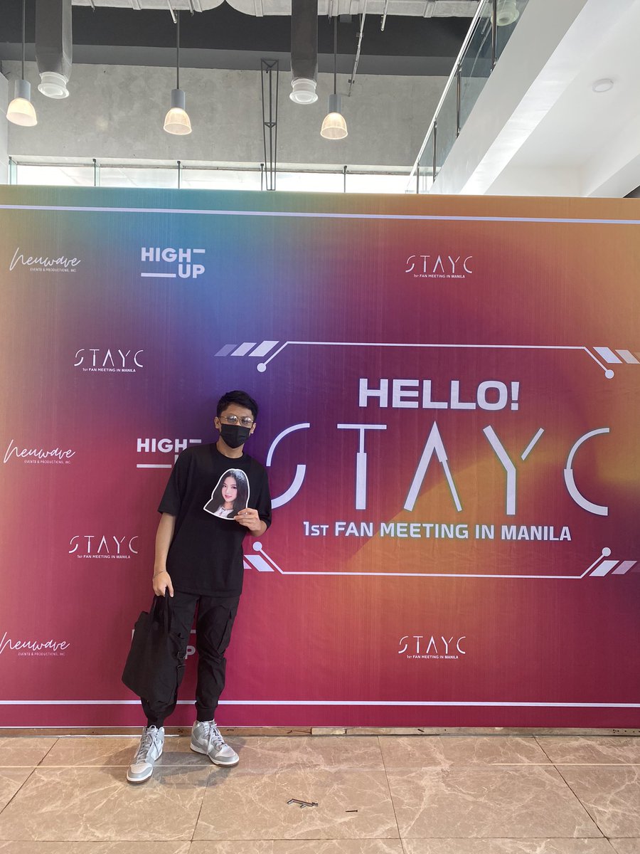 Chuukimulti's tweet photo. Exposing JP Macalintal (@jp_macalintal / @john_mclintz / @macalintal_jp) ‼️

#STAYCinManila @neuwave_events https://t.co/S9M1SYh3Wy