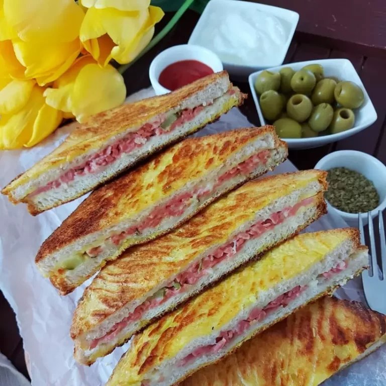 QueensRecipes's tweet photo. Baked sandwiches the perfect breakfast.
Recipe: https://t.co/UVtCUbaZfs

#QueensRecipes #delicioso #delicious #Food #Sandwich https://t.co/Mt6p1IvBQP