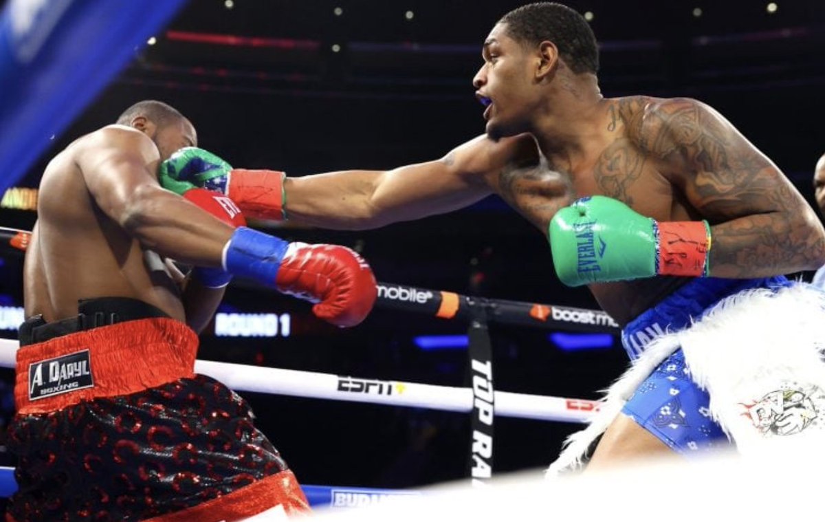 BoxingStuds's tweet photo. Jared Anderson (USA) KO en 2R a Jerry Forrest (USA) en MSG en cartelera organizada por Top Rank Boxing. Video Reportaje disponible por medio de nuestro canal de Youtube: Boxing Studs
#Boxeo #NoticiasBoxeo #BoxingStud #AndersonForrest #TopRankBoxing  
https://t.co/w65rckhEal https://t.co/BsZ7q3x5WZ