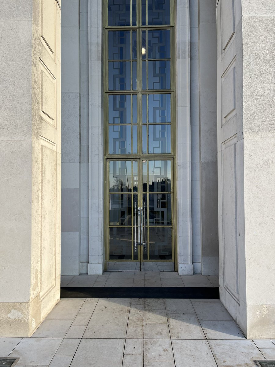 jdboxall's tweet photo. Beautiful day and a fascinating series of speakers yesterday at @LondonModern1 22 - neatly introduced by @Grindrod https://t.co/0Ma1wsagsg