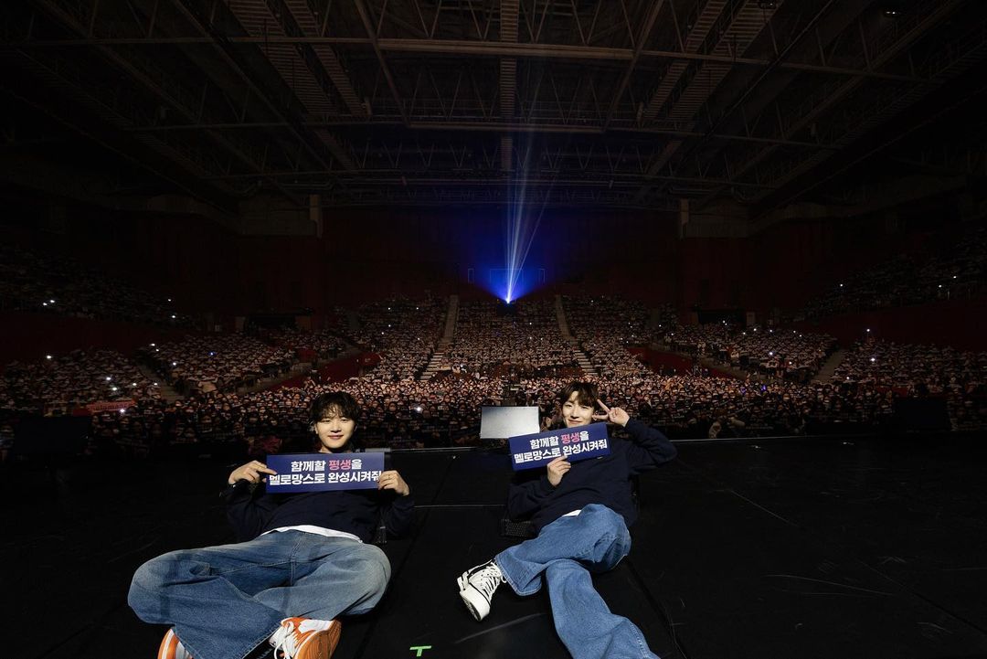 0310supporters's tweet photo. 안녕하세요. 위드멜로망스 입니다.
이번 서울콘서트 3일 동안 슬로건 이벤트를 준비하였습니다.
이벤트에 도움을 주신 어비스컴퍼니 스탭분들과 함께 즐겨주신 모든 분들 너무나도 감사하다는 말씀 드립니다:)
#멜로망스 #melomance #멜로망스김민석 #멜로망스정동환 #김민석 #정동환 https://t.co/s8SbsAzTcV