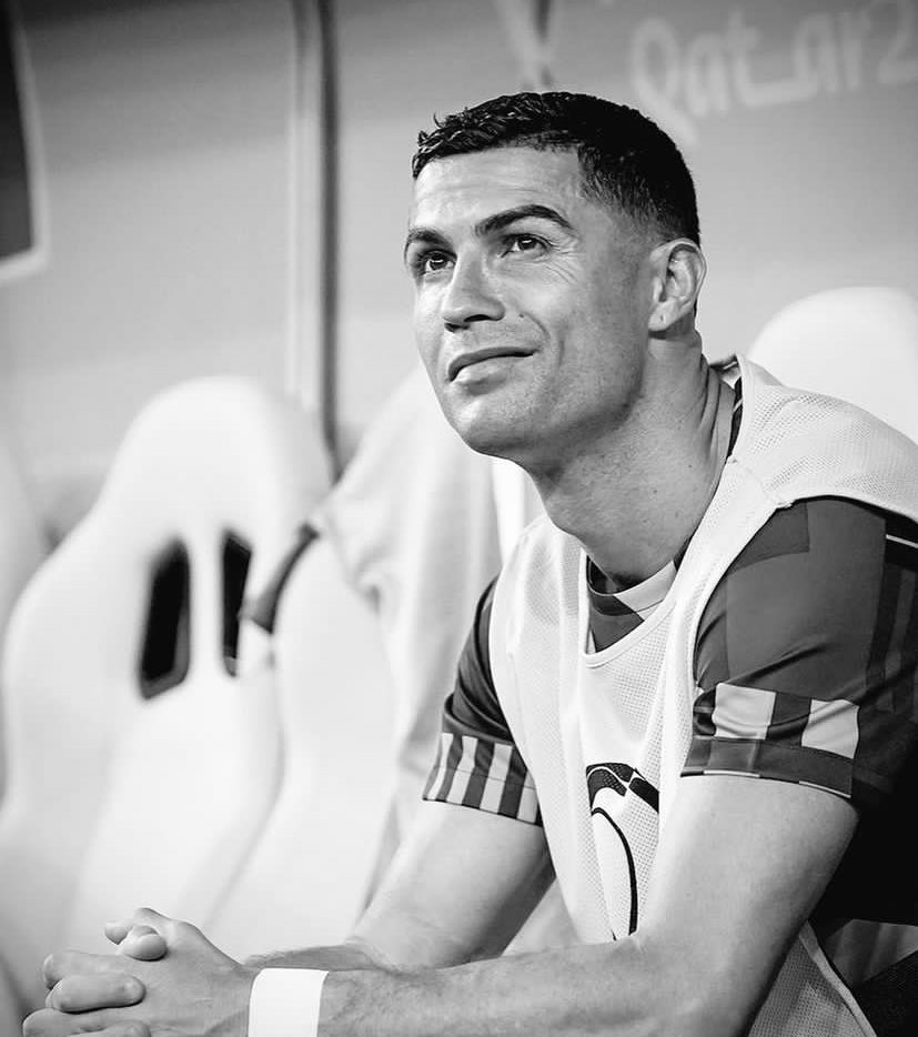 Santanadeportes's tweet photo. Carta a Cristiano Ronaldo 📝 

Si lloras, envía un ❤️

Gracias por todo, @Cristiano 🇵🇹 https://t.co/Ue7DKo1XE4