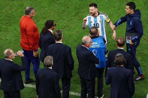 Hope Messi doesn’t get to enjoy the pleasure of the World cup in Qatar.

After winning a nail biting match based on penalties from The Netherlands he was disrespectful to the Dutch coach.

Messi may hope to be half a man #CristianoRonaldo is.

#FIFAWorldCup #Messi𓃵 #NEDARG