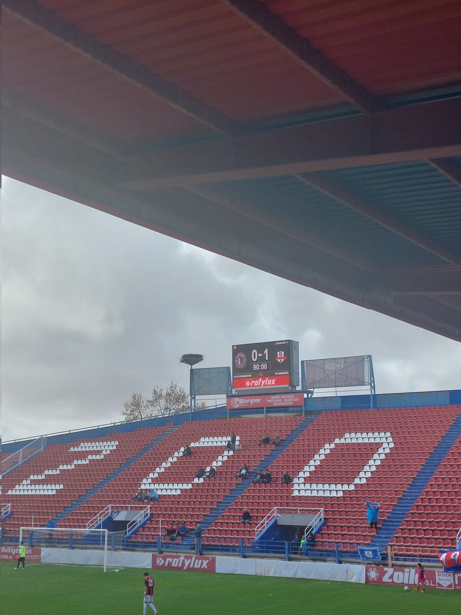 EIGabinete's tweet photo. 🔵🔴 Derrota del CD EXTREMADURA por 0-1 frente a la SP Ribereña 🔵🔴
➡️Relajación y falta de tensión del equipo
➡️Poco acierto de cara a puerta 
➡️No funcionó el plan B
➡️Mucho desorden en varias fases del partido
➡️El plan de la SP Ribereña salió perfecto
➡️Primera derrota https://t.co/wiw1YuUnbh