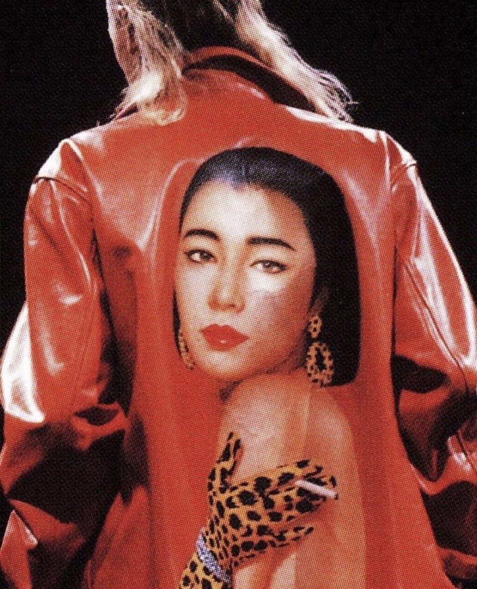StreetFashion01's tweet photo. Yohji Yamamoto (1992) https://t.co/NElWOOJjow