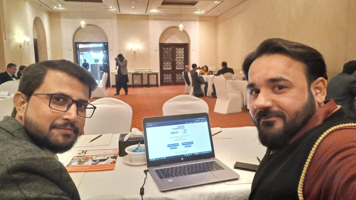 EfroTech's tweet image. Team @TimeTraxHR @TimeTrax_ET at the @apictapk in #Islamabad. 
Fingers crossed, hoping to lift the Trophy in the #BusinessServices Category for #TimeTrax #HCM &amp;amp; #ERP 🤞🏻