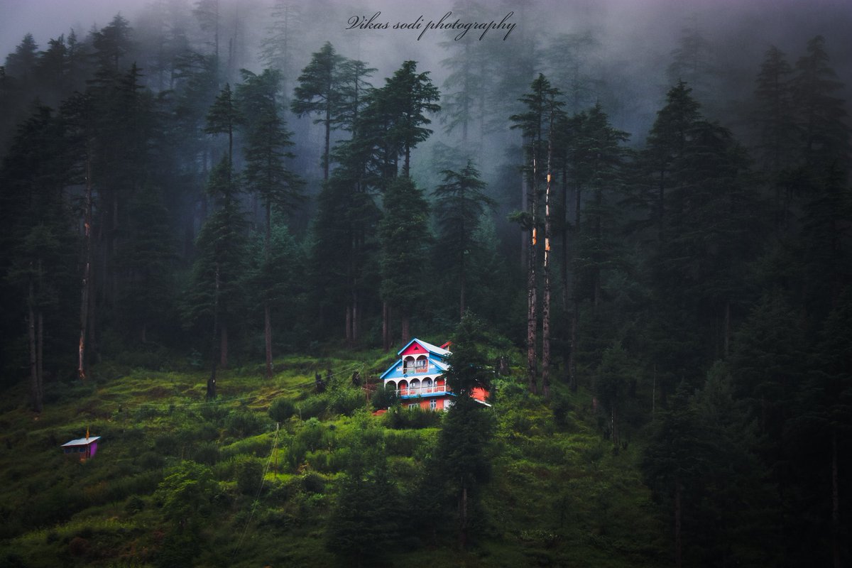 KhajuriaManu's tweet photo. Didn’t know there is a #mountainday but since there is one..mountains are home, an absolute gift. As a Jammuite, forever a mountain girl. 
These stunning pics of #AmazingJammu by @VikasSodi https://t.co/ttN4EFyRiC