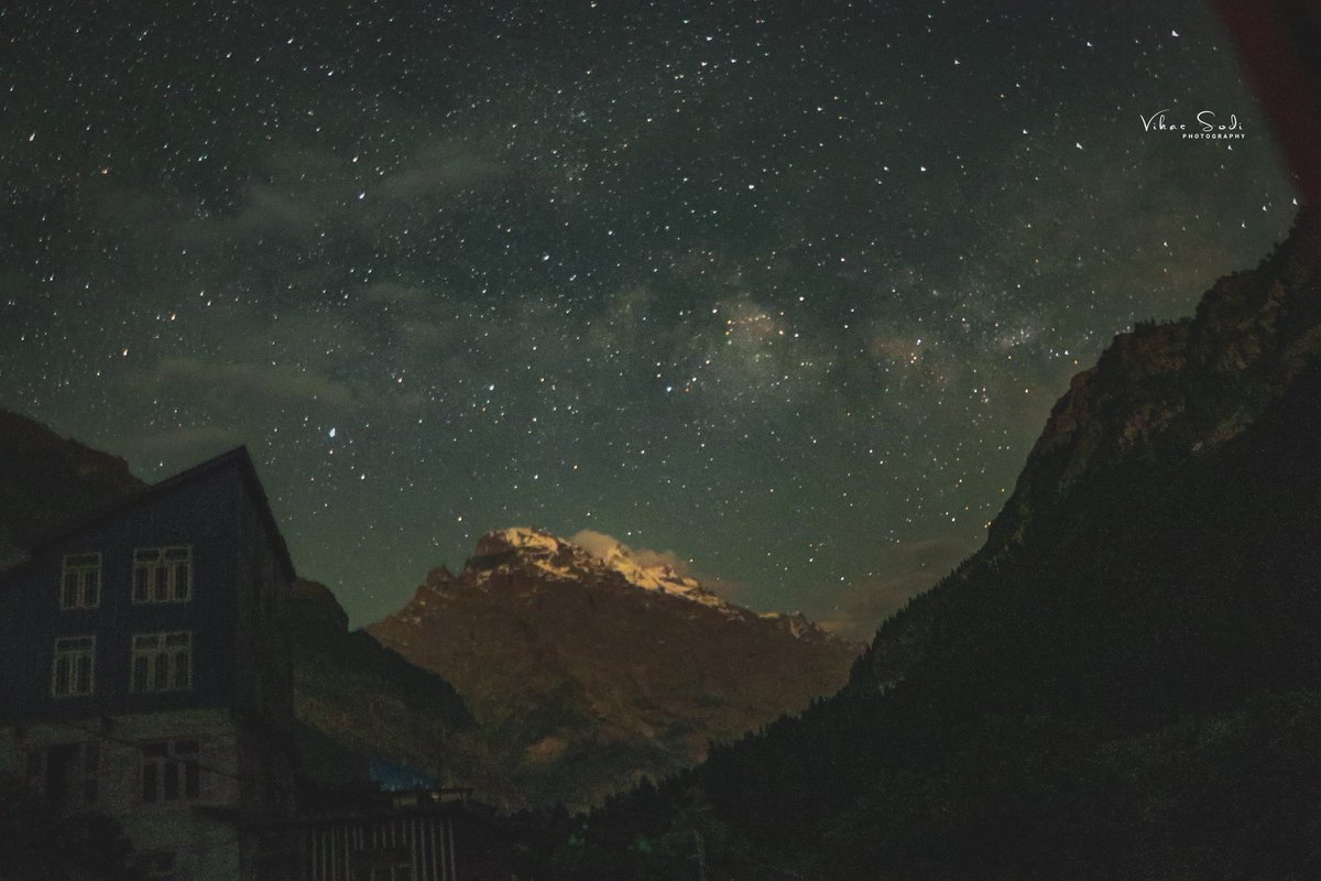KhajuriaManu's tweet photo. Didn’t know there is a #mountainday but since there is one..mountains are home, an absolute gift. As a Jammuite, forever a mountain girl. 
These stunning pics of #AmazingJammu by @VikasSodi https://t.co/ttN4EFyRiC