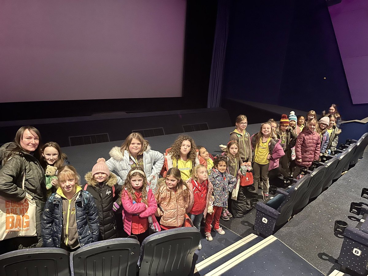 6th Knaresborough Rainbows &amp; Brownies, and 13th Harrogate Rainbows Brownies had a brilliant time at the <a href="/Girlguiding/">Girlguiding</a>/<a href="/ODEONCinemas/">ODEON</a> #MatildasMightyMovie screening this morning!

“Even if you're little you can do a lot, you
Mustn't let a little thing like little stop you”

🍎📚