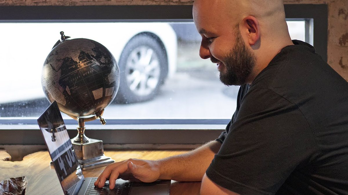 BrettTheDev's tweet photo. 5 Ways I Make Money Doing (almost) Nothing! - https://t.co/OzMPkSqWfs https://t.co/voNUW1nFcJ