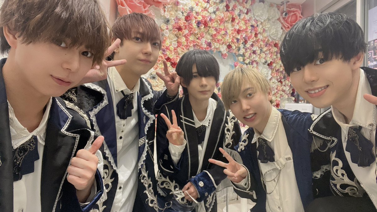 zaki_928's tweet photo. 池袋AKありがとうございました！！

MCにざっきークイズぶっ込んじゃいましたがUN4Dはおバカ多めでした😂

また抜き打ちテストしてくぞー！

帰りによったゲーセンで夏祭りフルコンボしてきたドン🥁 https://t.co/LBEJVzOq6C