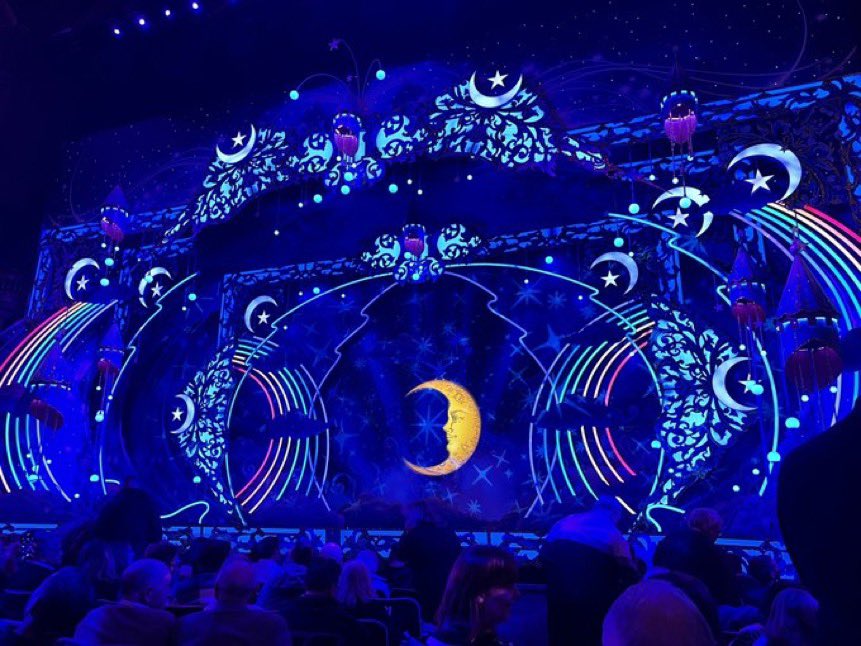bcracknell's tweet photo. Last day of @PalladiumPanto for me! How wonderful it’s been to create this Giant of a show @LondonPalladium . Huge respect for all my collaborators who made this a dream. https://t.co/mB2MxTrwDY