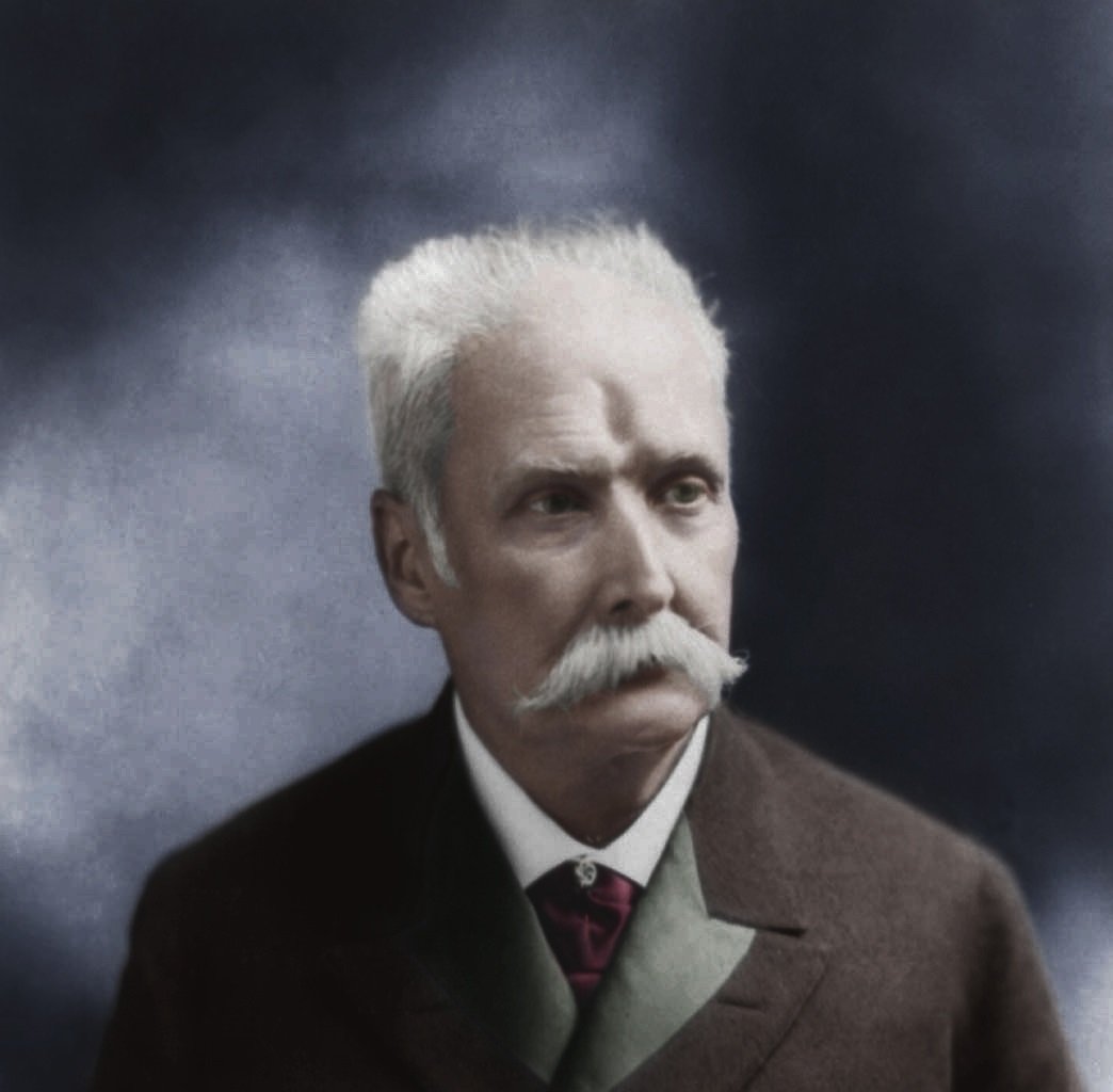 El 11/12/1898 murió Calixto García Íñiguez. Sobre él precisó Fidel: “...jefe en numerosas e importantes batallas victoriosas (...)  que se da un tiro en la barbilla para no caer prisionero de los enemigos...”
La dignidad le marcó la frente.
 #CubaViveEnSuHistoria