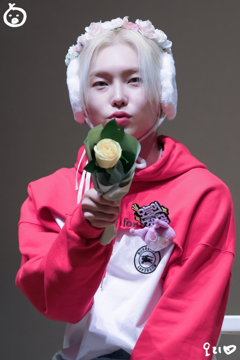 ElRingDuckling's tweet photo. 221211 점프업 시그 대면 팬싸인회

#엘라스트 #ELAST #라노 #RANO https://t.co/Ujtsu8wrTP