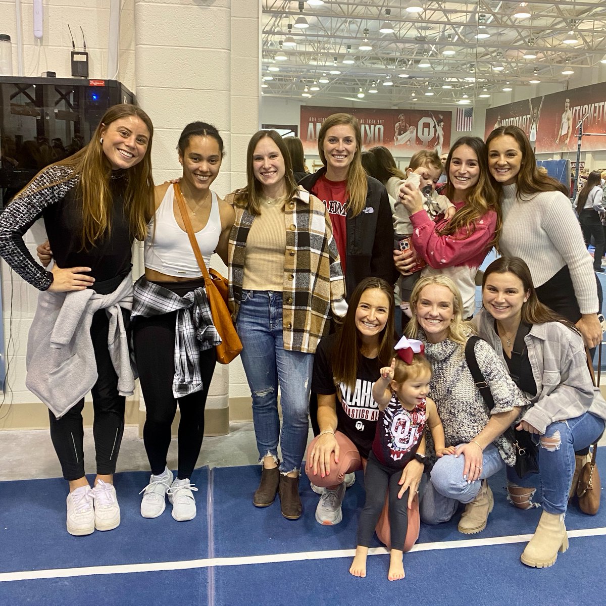This group of 𝙖𝙢𝙖𝙯𝙞𝙣𝙜 women left their 𝙡𝙚𝙜𝙖𝙘𝙮 on OU women's gymnastics! 👏👏👏

𝙏𝙝𝙖𝙣𝙠 𝙮𝙤𝙪 for all of the ❤️🤍 and support at our Annual Intrasquad. 

#BoomerSooner | #ChampU