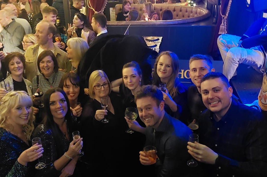 Festive weekend spent reflecting on how lucky I am to work with the best team, constantly making bright spots even when things feel so tough at the moment. Merry christmas team medicine ☃️🎄🎁