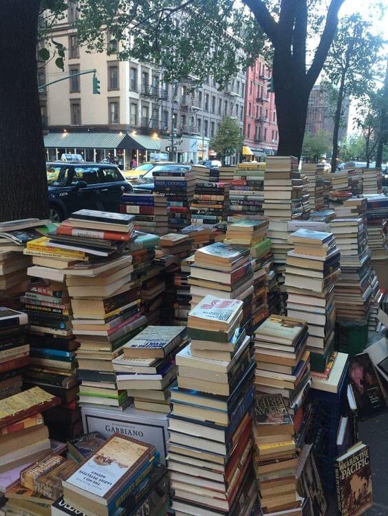 Amor por los libros tweet media