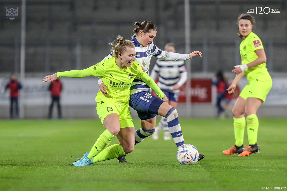 MSVDuisburg's tweet photo. Das war nicht der Jahresabschluss, den sich Teamchef Nico #Schneck und seine #MSVFrauen erhofft und verdient haben...
Alles zum Spiel, lest ihr im Spielbericht:
📝👉https://t.co/xy598U3pHv
#MSVSGS #dieliga #120JahreMSV https://t.co/pjYqY5kOGr