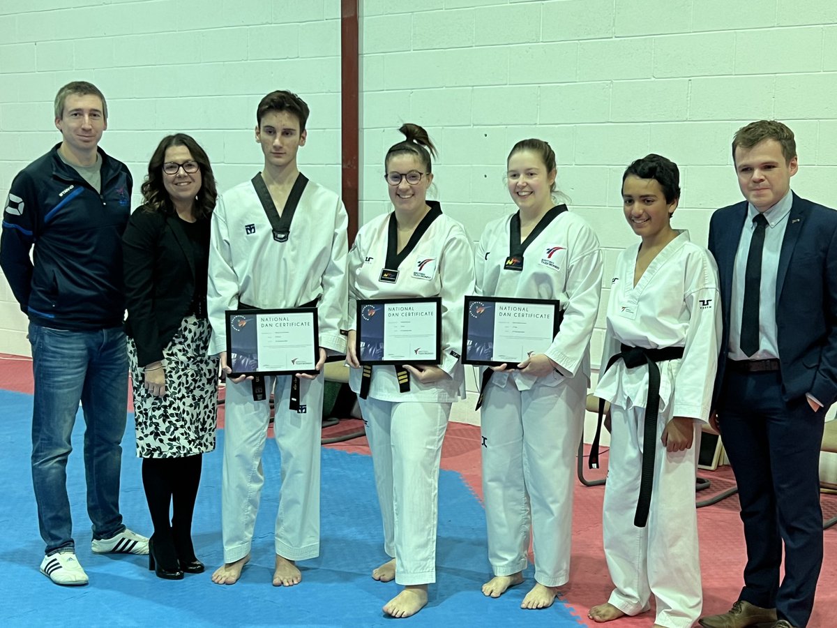 Well done to everyone at the Dan grade promotions yesterday. Sarah 4th Dan, Lottie 4th Dan, George 2nd Dan, Aditya 1st Dan #smashedit #tkd #taekwondo #hull #martialarts <a href="/QuestTaekwondo/">Quest Taekwondo</a>