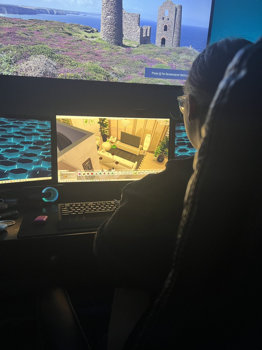 MikeCavs95's tweet photo. She just nutted in me and then started playing the sims https://t.co/d3nCXCuiGW